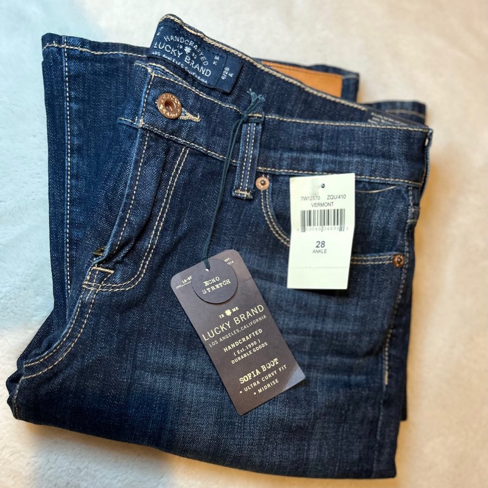 Brand New w/ Tags Lucky Brand Sofia Boot Jeans 6/28